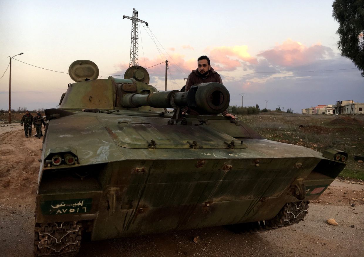 Военная техника Сирийской арабской армии на территории освобожденного населенного пункта Осман в провинции Дераа