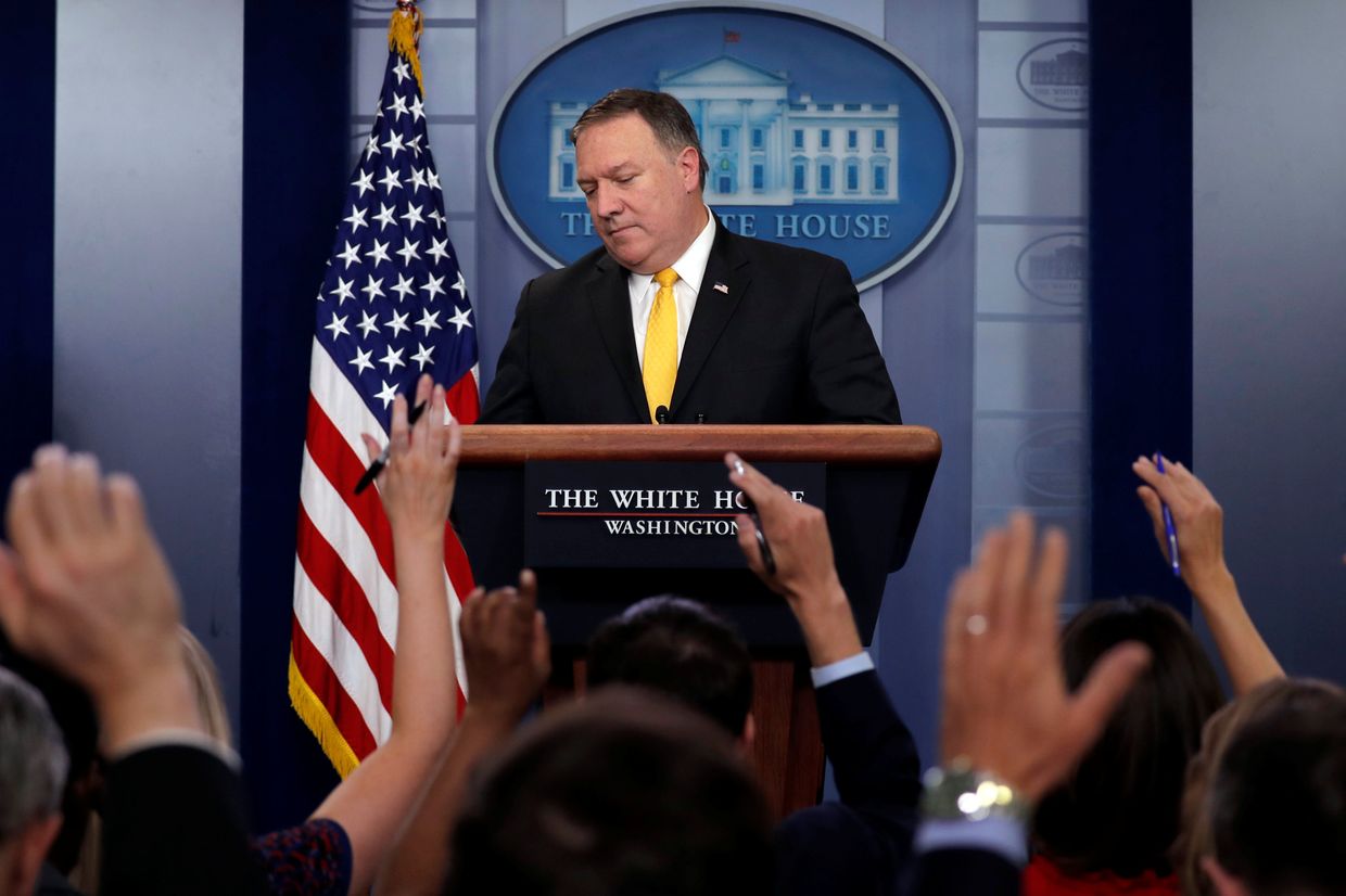 Госсекретарь США Майк Помпео на ежедневном брифинге в Белом доме в Вашингтоне Госсекретарь США Майк Помпео на ежедневном брифинге в Белом доме в Вашингтоне