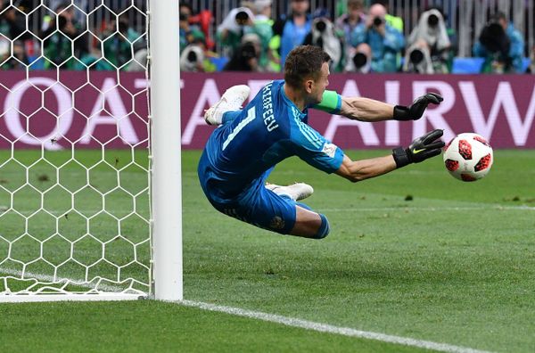 Вратарь Игорь Акинфеев в матче 1/8 финала чемпионата мира по футболу между сборными Испании и России. 1 июля 2018