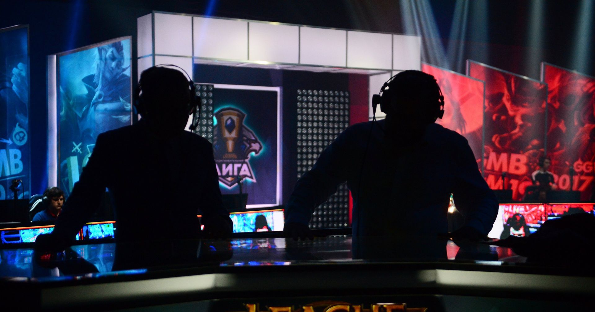 Ведущие финала Континентальной лиги League of Legends в кинотелевизионном комплексе Главкино в Московской области - ИноСМИ, 1920, 28.04.2021