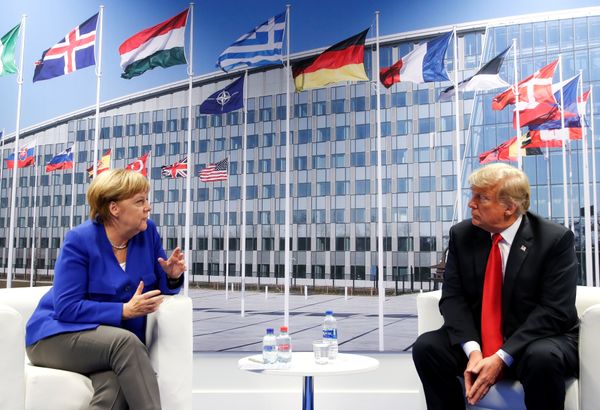 Президент США Дональд Трамп и канцлер Германии Ангела Меркель в двусторонней встрече во время саммита НАТО в Брюсселе, Бельгия. 11 июля 2018 Президент США Дональд Трамп и канцлер Германии Ангела Меркель в двусторонней встрече во время саммита НАТО в Брюсселе, Бельгия. 11 июля 2018
