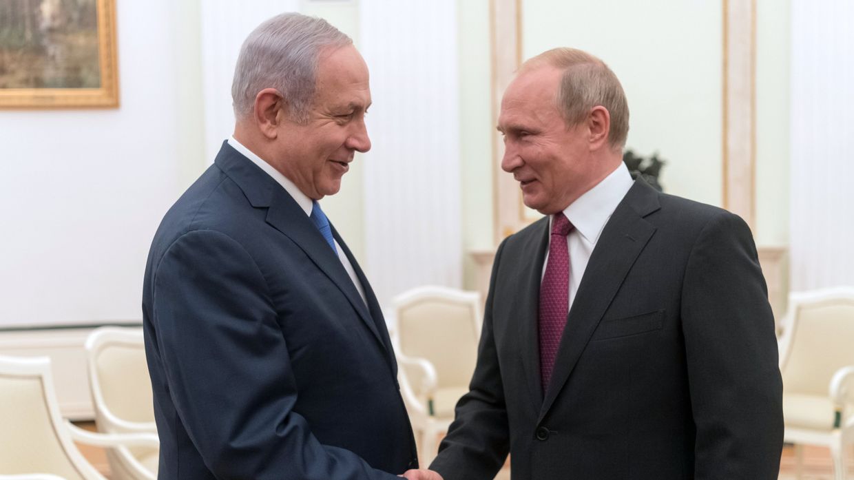 Владимир Путин и премьер-министр государства Израиль Биньямин Нетаньяху во время встречи. 11 июля 2018