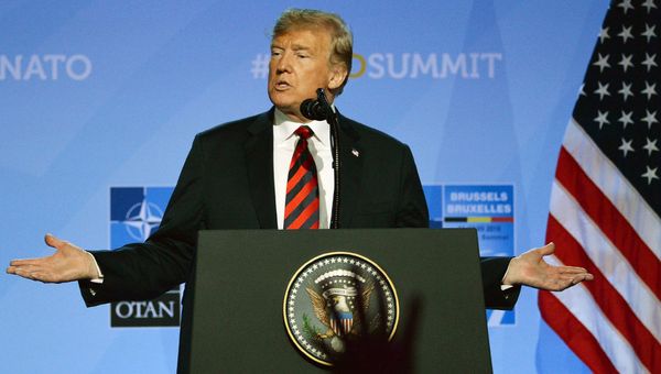Президент США Дональд Трамп на саммите НАТО в Брюсселе Президент США Дональд Трамп на саммите НАТО в Брюсселе