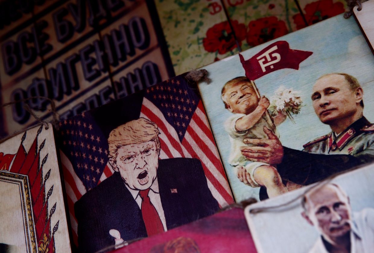 Изображения Владимира Путина и Дональда Трампа на Измайловском рынке, Москва
