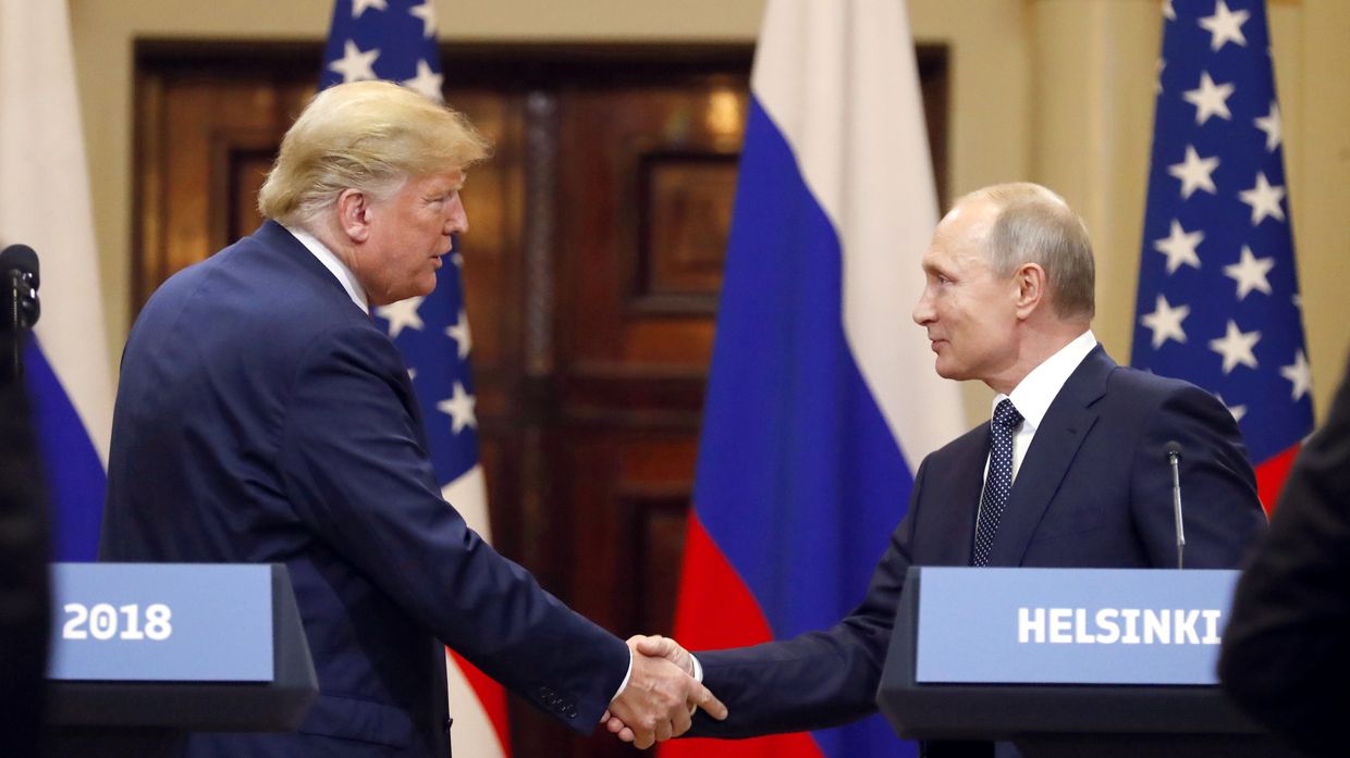 Президент РФ Владимир Путин и президент США Дональд Трамп во время пресс-конференции в Хельсинки. 16 июля 2018 Президент РФ Владимир Путин и президент США Дональд Трамп во время пресс-конференции в Хельсинки. 16 июля 2018