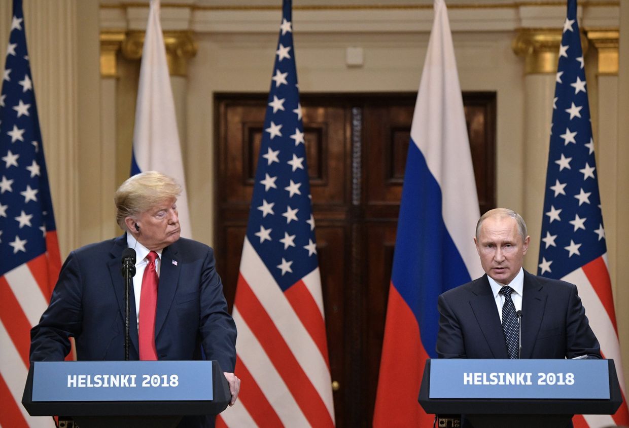 Президент РФ Владимир Путин и президент США Дональд Трамп на пресс-конференции по итогам встречи в Хельсинки Президент РФ Владимир Путин и президент США Дональд Трамп на пресс-конференции по итогам встречи в Хельсинки