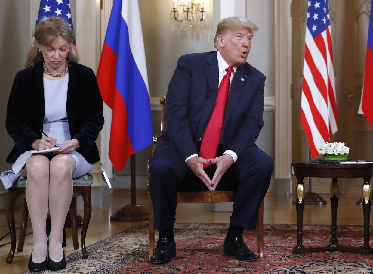 Переводчик Марина Гросс и президент США Дональд Трамп