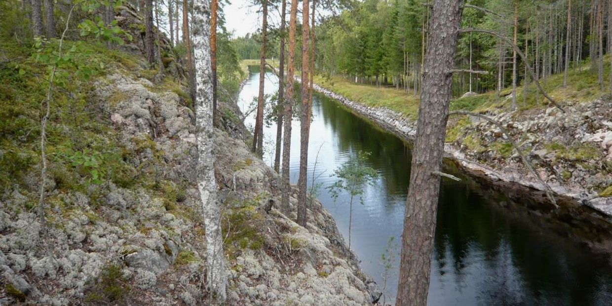 Канал куконхарью на границе Пуумалы и Руоколахти Канал куконхарью на границе Пуумалы и Руоколахти