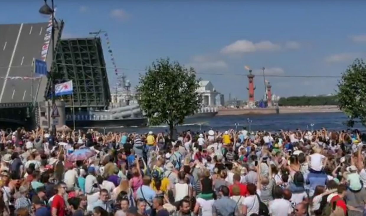 Россия демонстрирует мощь ВМФ