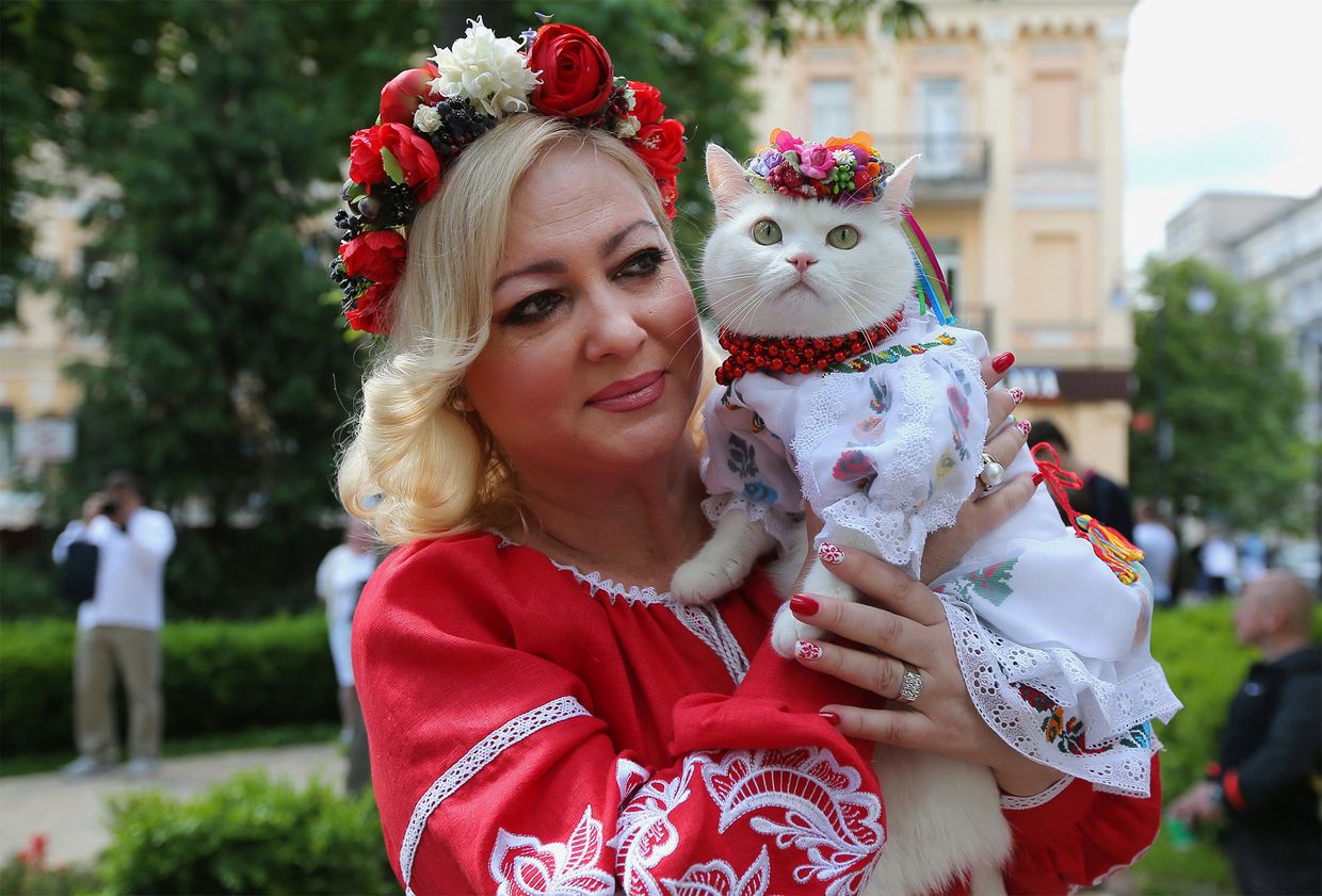 Участница марша вышиванок в Киеве. 19 мая 2018