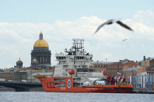 Проводы в первый арктический поход ледокола Александр Санников в Санкт-Петербурге. 9 июня 2018