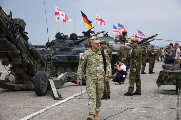 Выставка военной техники на открытии международных военных учений «Достойный партнер-2018» Выставка военной техники на открытии международных военных учений «Достойный партнер-2018»