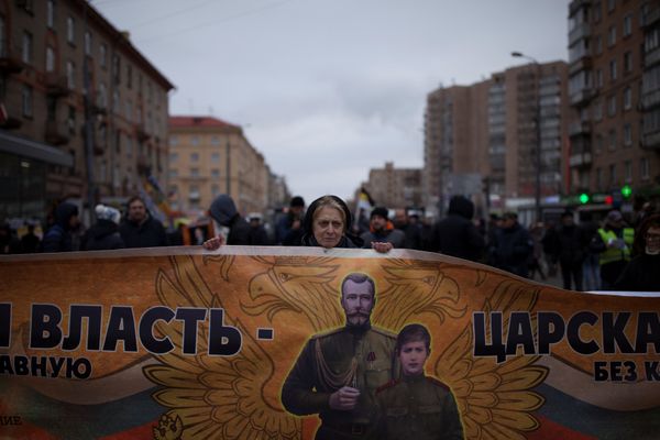 Русские православные националисты надеются на возвращение царя