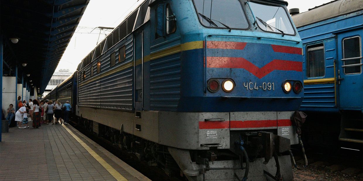 Украина рассматривает возможность прекращения железнодорожного сообщения с Россией