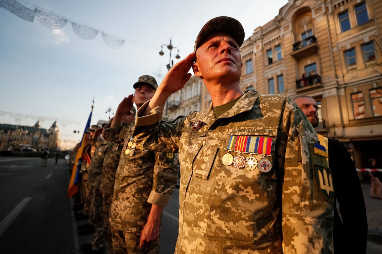 Украинские военнослужащие во время репетиции военного парада ко Дню Независимости