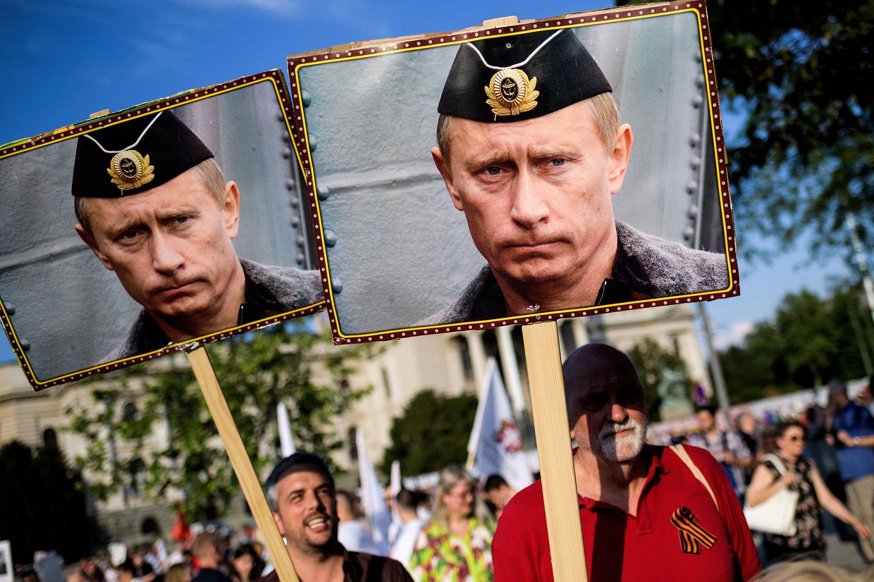 Портреты президента России Владимира Путина