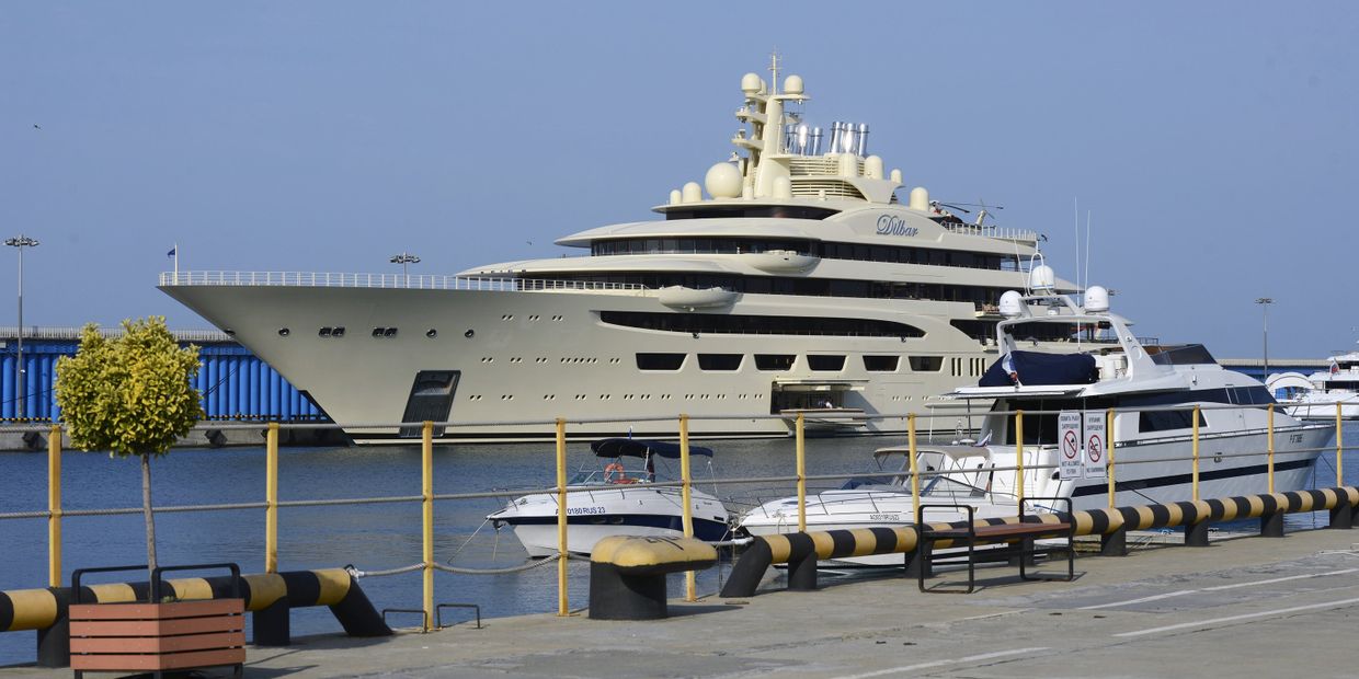 Яхта Dilbar пришвартовалась в Сочи Яхта Dilbar пришвартовалась в Сочи