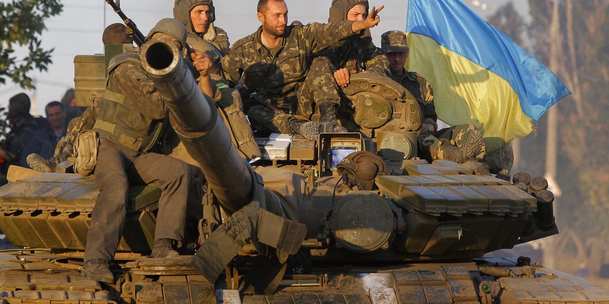 Украинские солдаты в Мариуполе