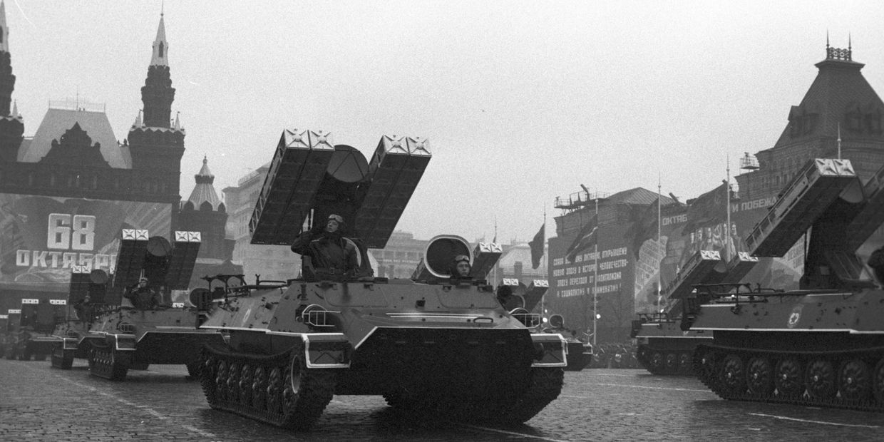 Военный парад, посвященный 68-й годовщине Великой Октябрьской социалистической революции