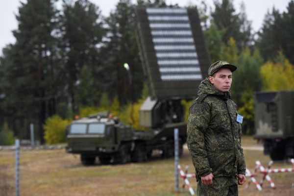 Военнослужащий во время военных учений Восток-2018 во Владивостоке. 12 сентября 2018