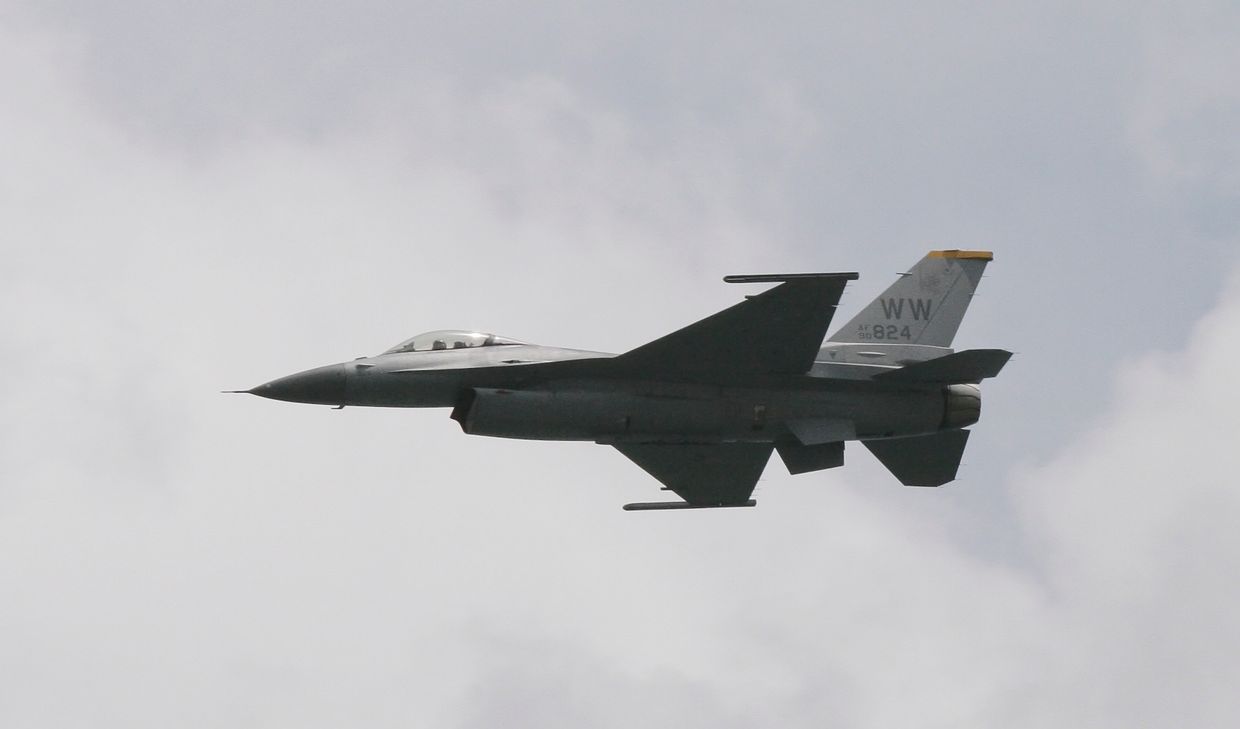 Истребитель F-16
