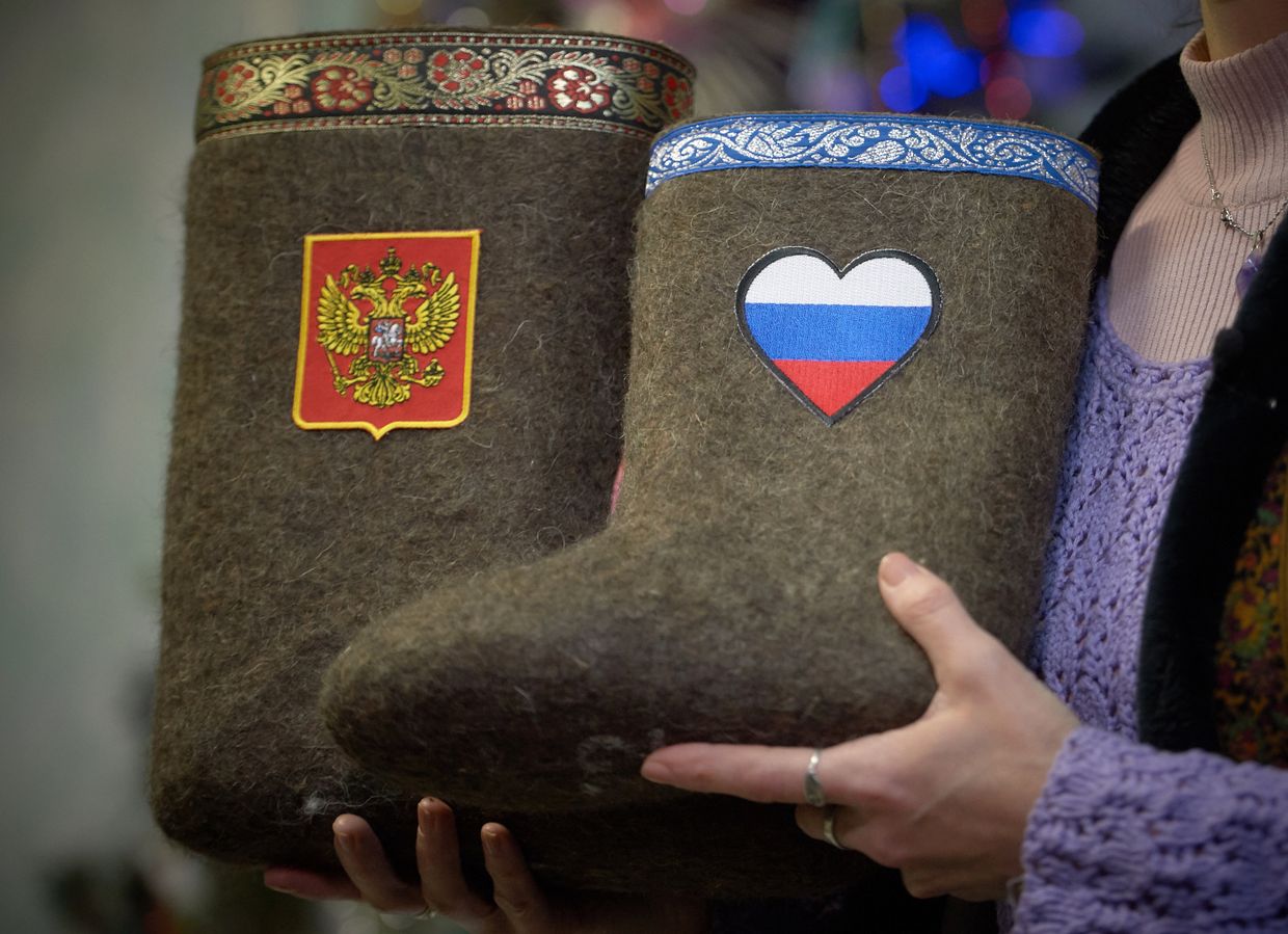 Презентация новой коллекции валенок с патриотической символикой России