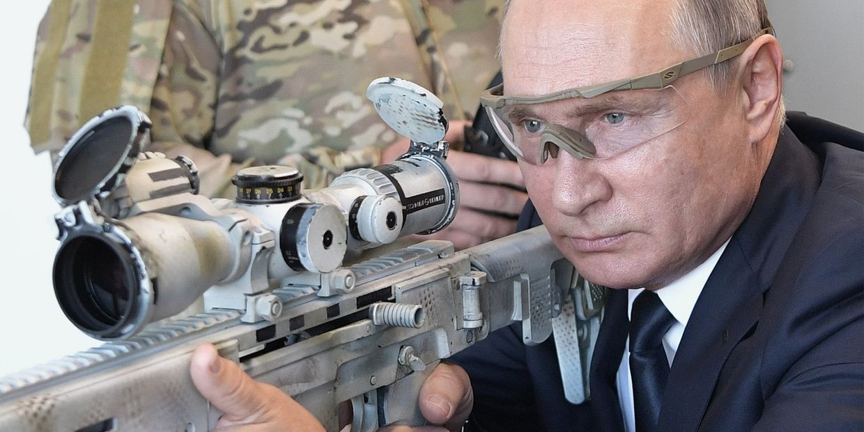 Президент РФ В. Путин посетил парк Патриот Президент РФ В. Путин посетил парк Патриот