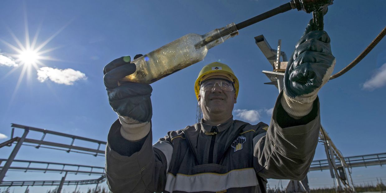 Оператор по добыче нефти и газа ООО РН-Пурнефтегаз, дочернего предприятия ОАО НК Роснефть