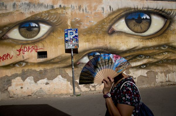 Граффити британского уличного художника My Dog Sighs в Риме