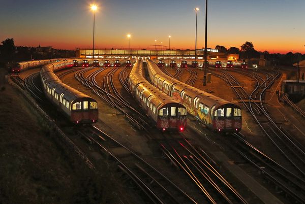 Составы лондонского метро в дни забастовок работников