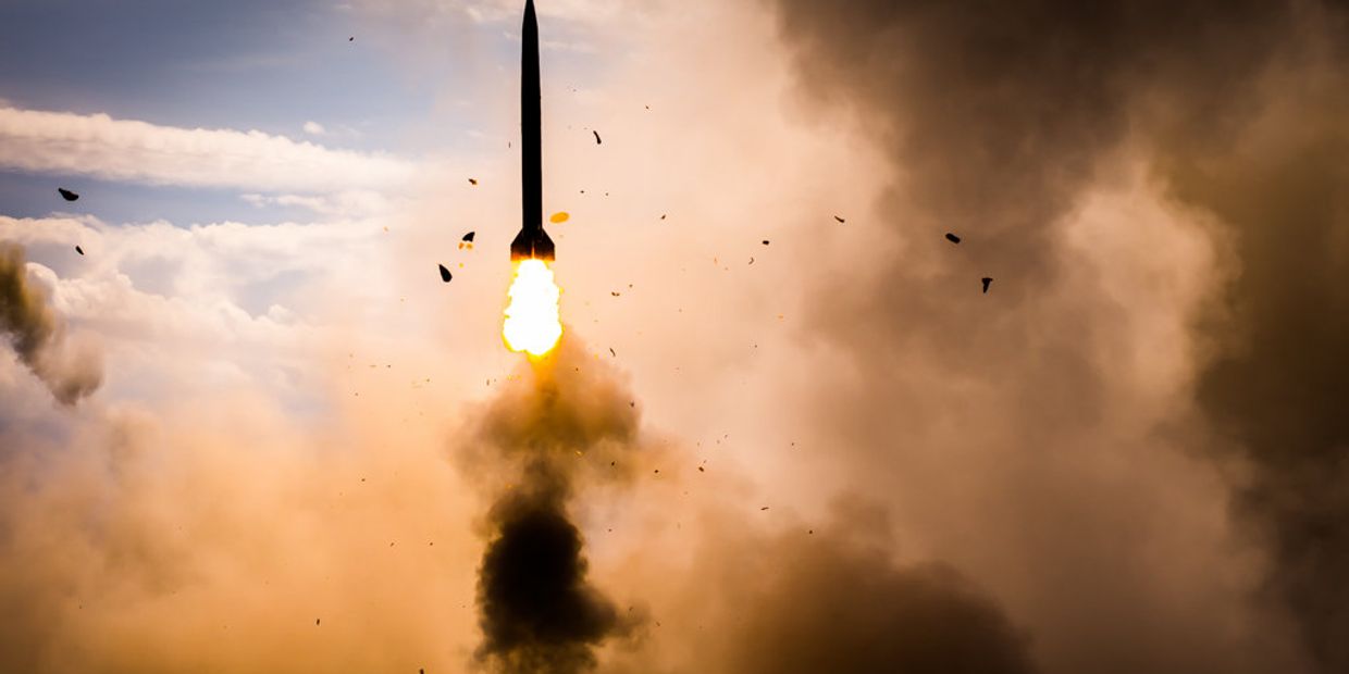 Зенитно-ракетная система С-300 ПМУ «Фаворит» в действии