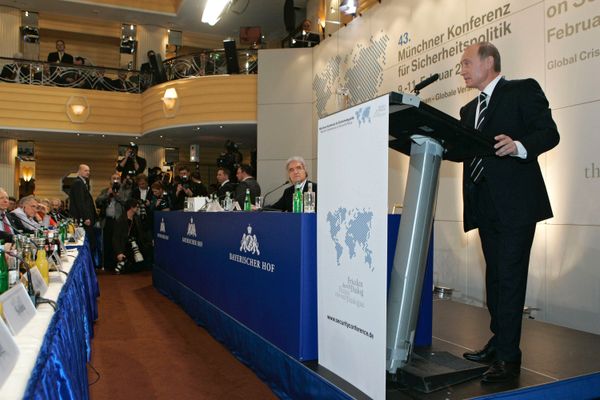 Президент России Владимир Путин во время выступления на 43-й Мюнхенской конференции по вопросам политики безопасности. 10 февраля 2007 