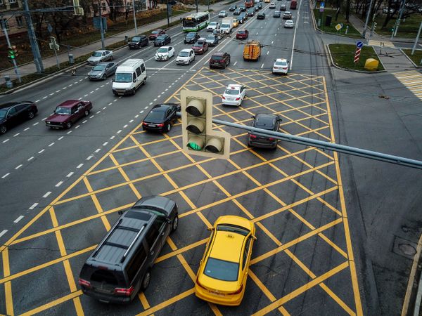 Новая разметка вафельница на перекрестках в Москве