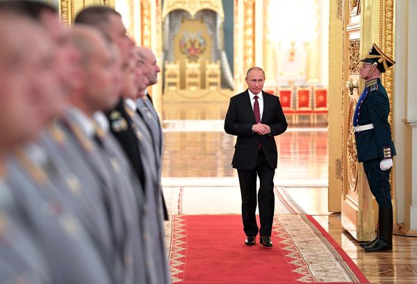 Президент РФ Владимир Путин во время встречи с высшими офицерами в Кремле. 26 октября 2017 Президент РФ Владимир Путин во время встречи с высшими офицерами в Кремле. 26 октября 2017