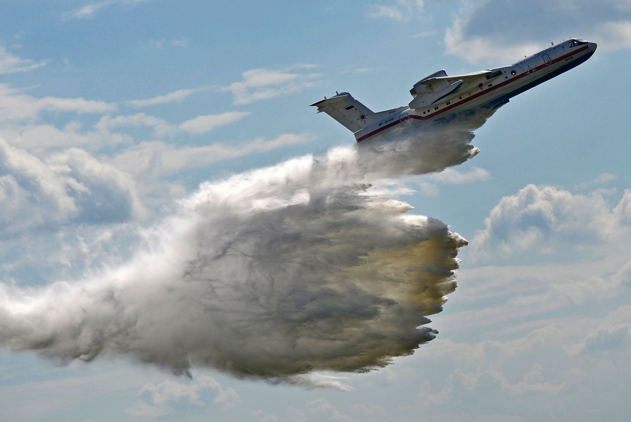 Самолёт-амфибия БЕ-200 ЧС на Международном авиационно-космическом салоне МАКС-2017