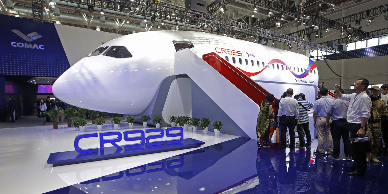 Презентация макета российско-китайского самолета CR929 на Чжухайском авиасалоне Презентация макета российско-китайского самолета CR929 на Чжухайском авиасалоне