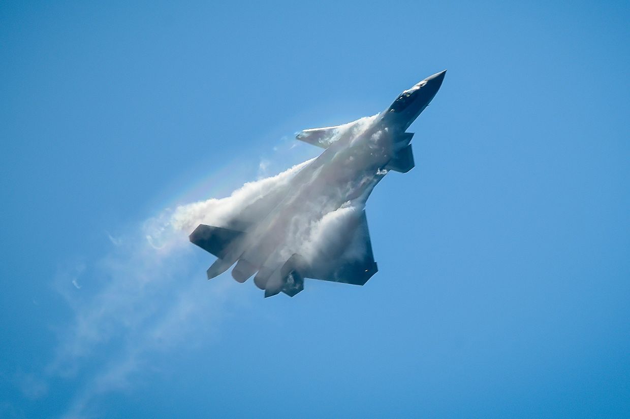 Китайский истребитель-невидимка J-20