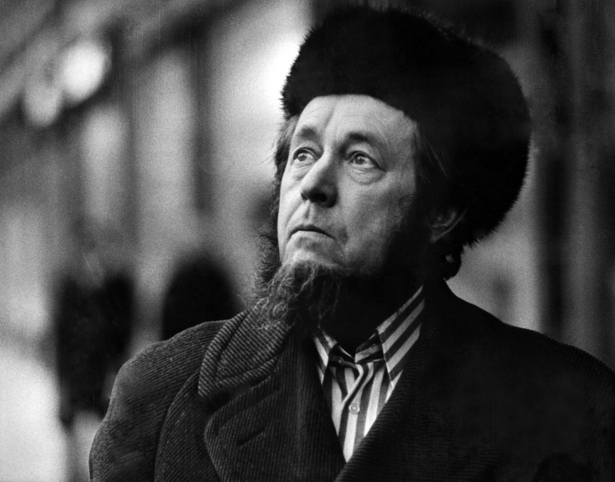 Русский писатель и историк Александр Солженицын, 1974 г