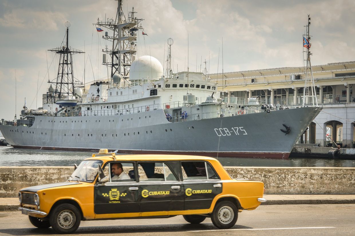 Российский корабль «Виктор Леонов» Российский корабль «Виктор Леонов»