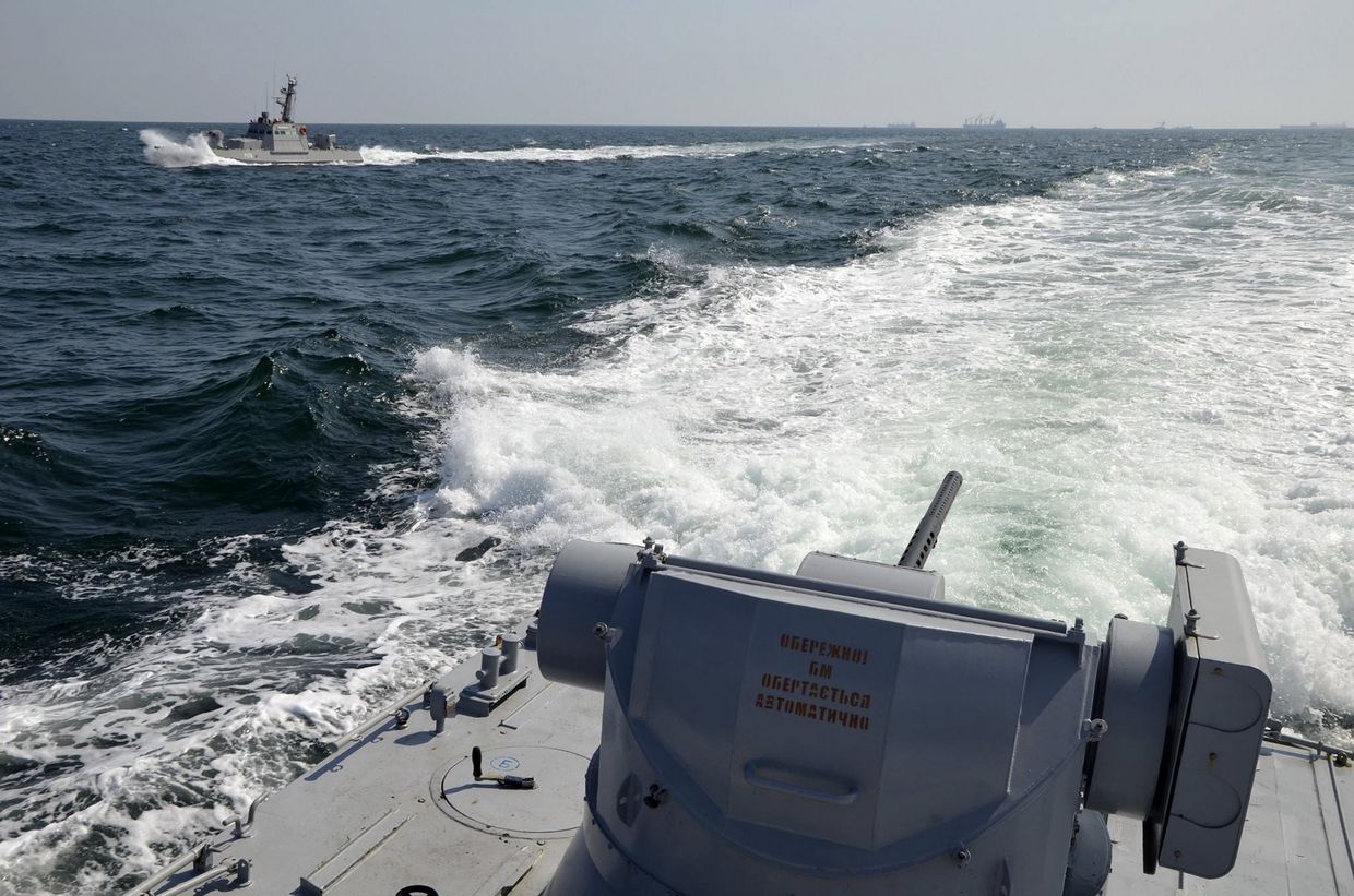 Корабли ВМФ Украины в акватории Азовского моря