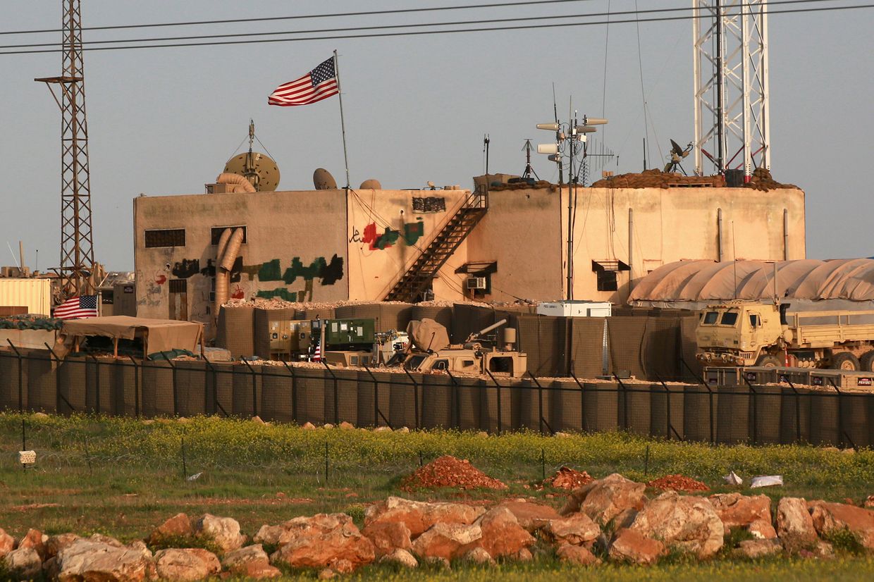 Американская военная база в сирийской деревне Аль-Асалия Американская военная база в сирийской деревне Аль-Асалия