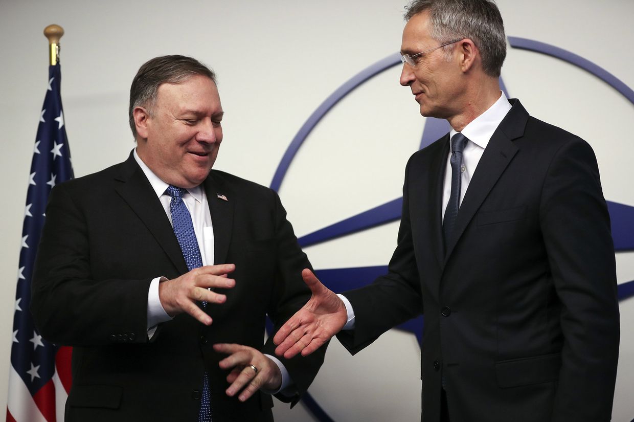 Государственный секретарь США Майк Помпео и генеральный секретарь НАТО Йенс Столтенберг в штаб-квартире НАТО в Брюсселе