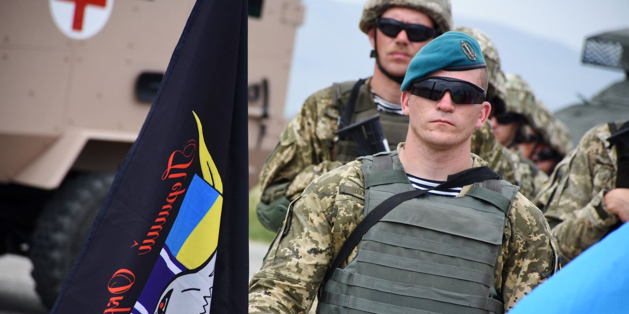 Военнослужащий армии Украины на открытии международных военных учений под эгидой НАТО в Грузии Военнослужащий армии Украины на открытии международных военных учений под эгидой НАТО в Грузии
