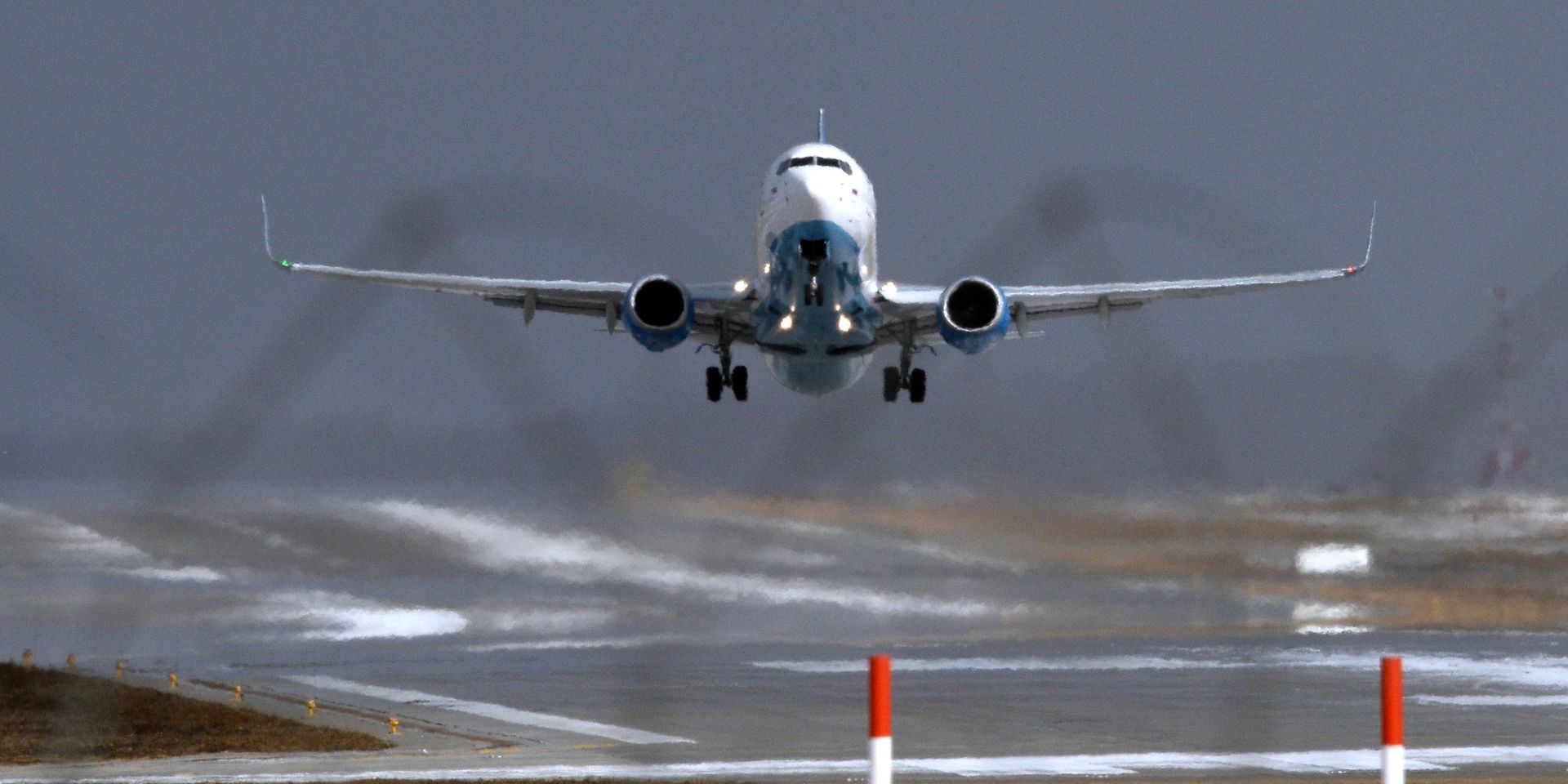 Самолет Boeing 737-800 авиакомпании FlyDubai совершает посадку в аэропорту Внуково в Москве - ИноСМИ, 1920, 13.06.2023