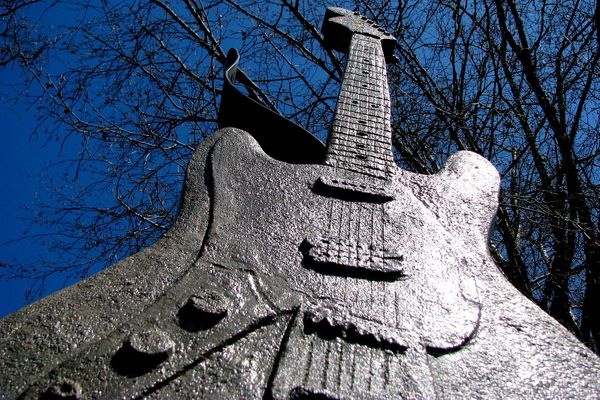 Мемориал в честь Курта Кобейна Мемориал в честь Курта Кобейна
