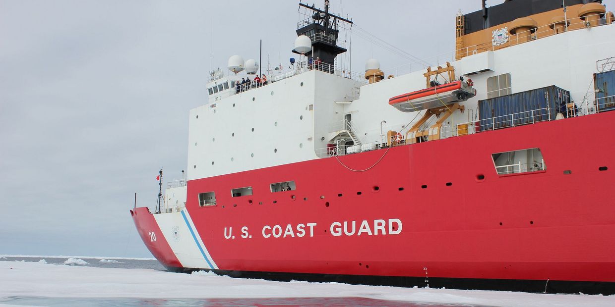 Корабль береговой охраны США в Чукотском море