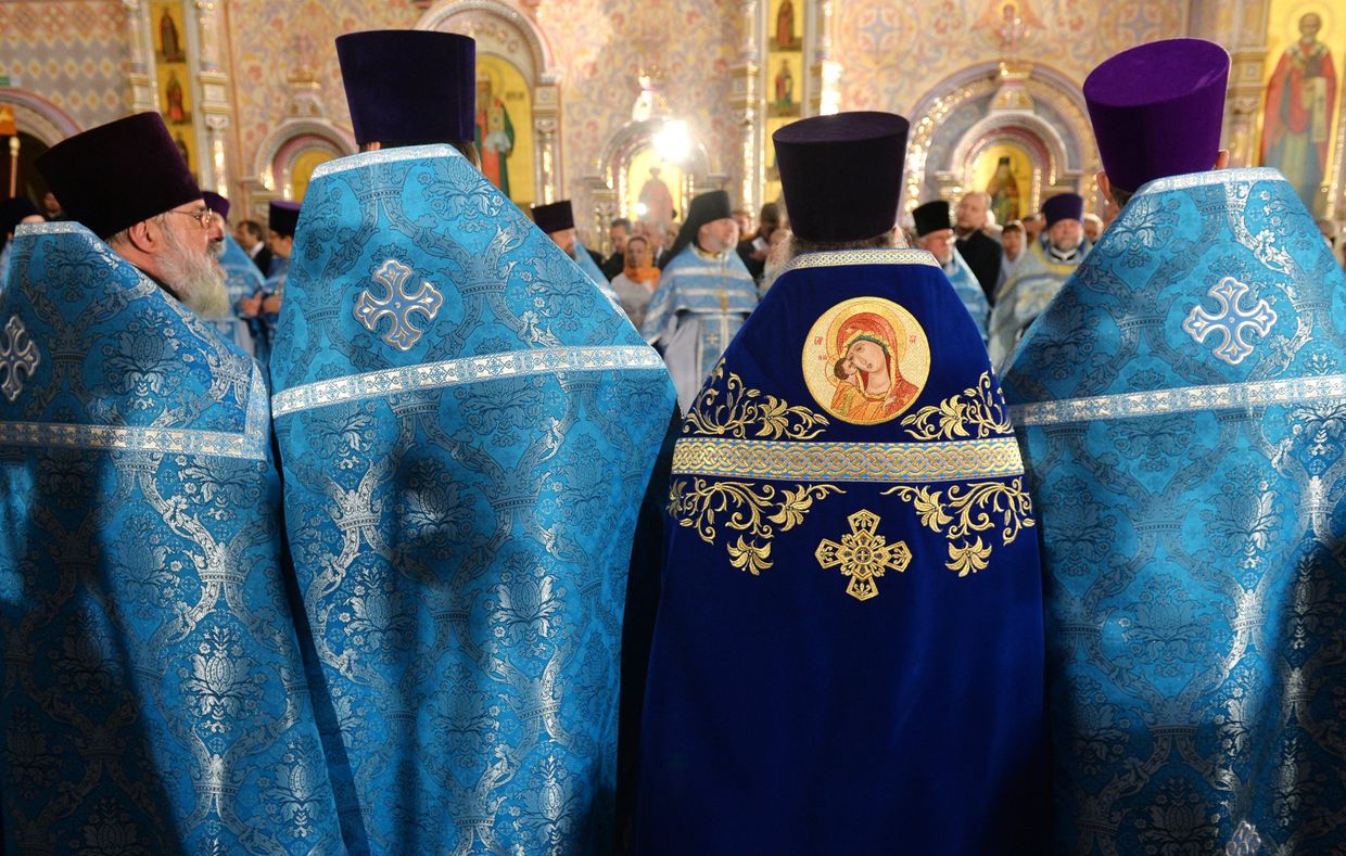 Священнослужители перед началом освящения Минского храма-памятника