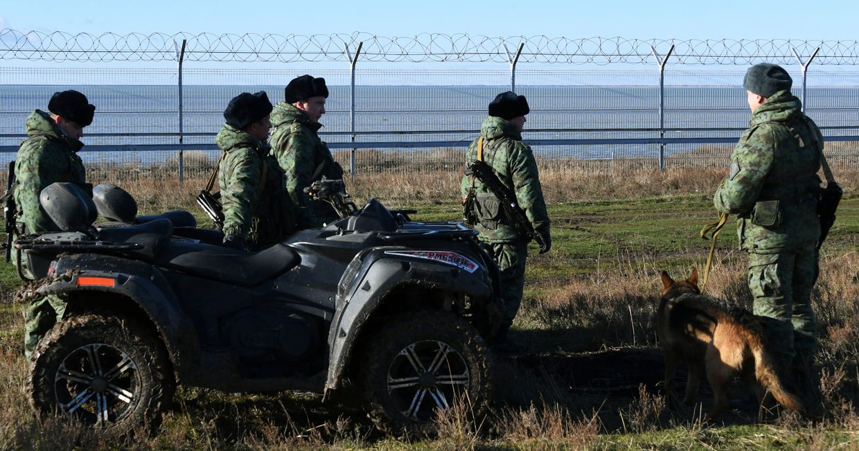 В Крыму построили заграждение на границе с Украиной