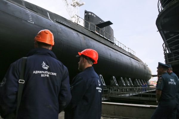 Спуск на воду подводной лодки Кронштадт Спуск на воду подводной лодки Кронштадт