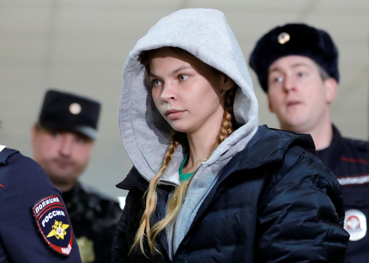 Анастасия Вашукевич (Настя Рыбка) на заседании Нагатинского суда Анастасия Вашукевич (Настя Рыбка) на заседании Нагатинского суда